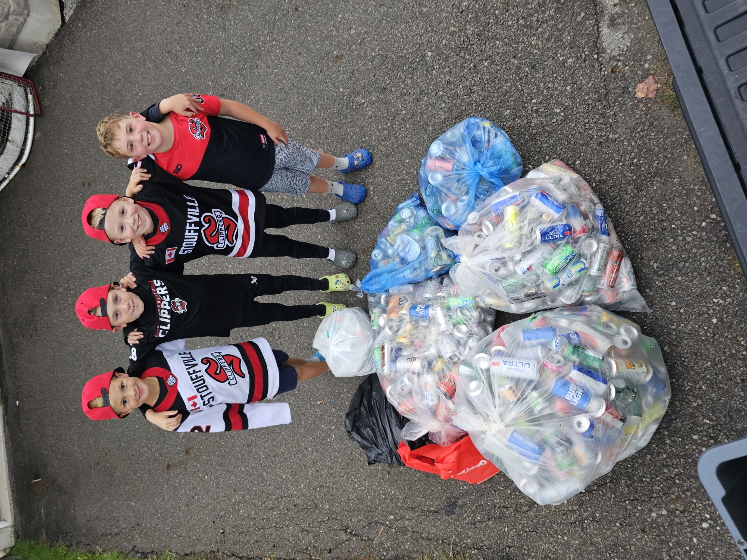 Clippers Bottle Crew on the route